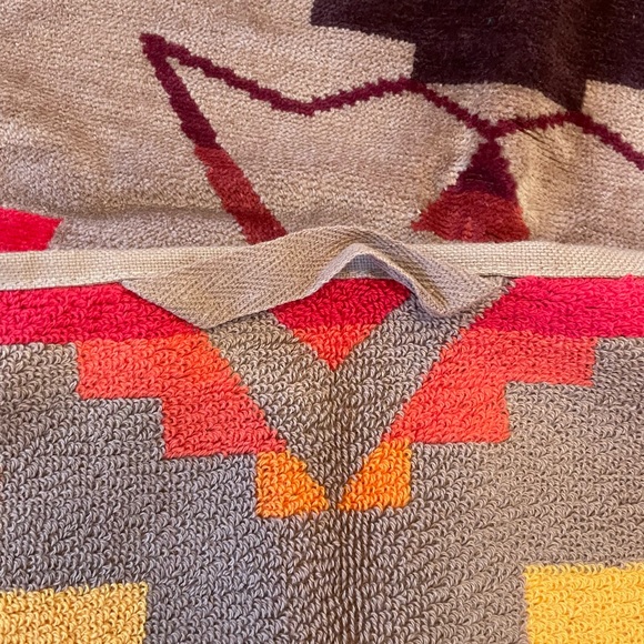 Pendleton Beach Towel - Picture 2 of 3